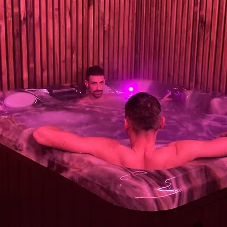 Hotel Luxueuse Sauna Jacuzzi Proche De La